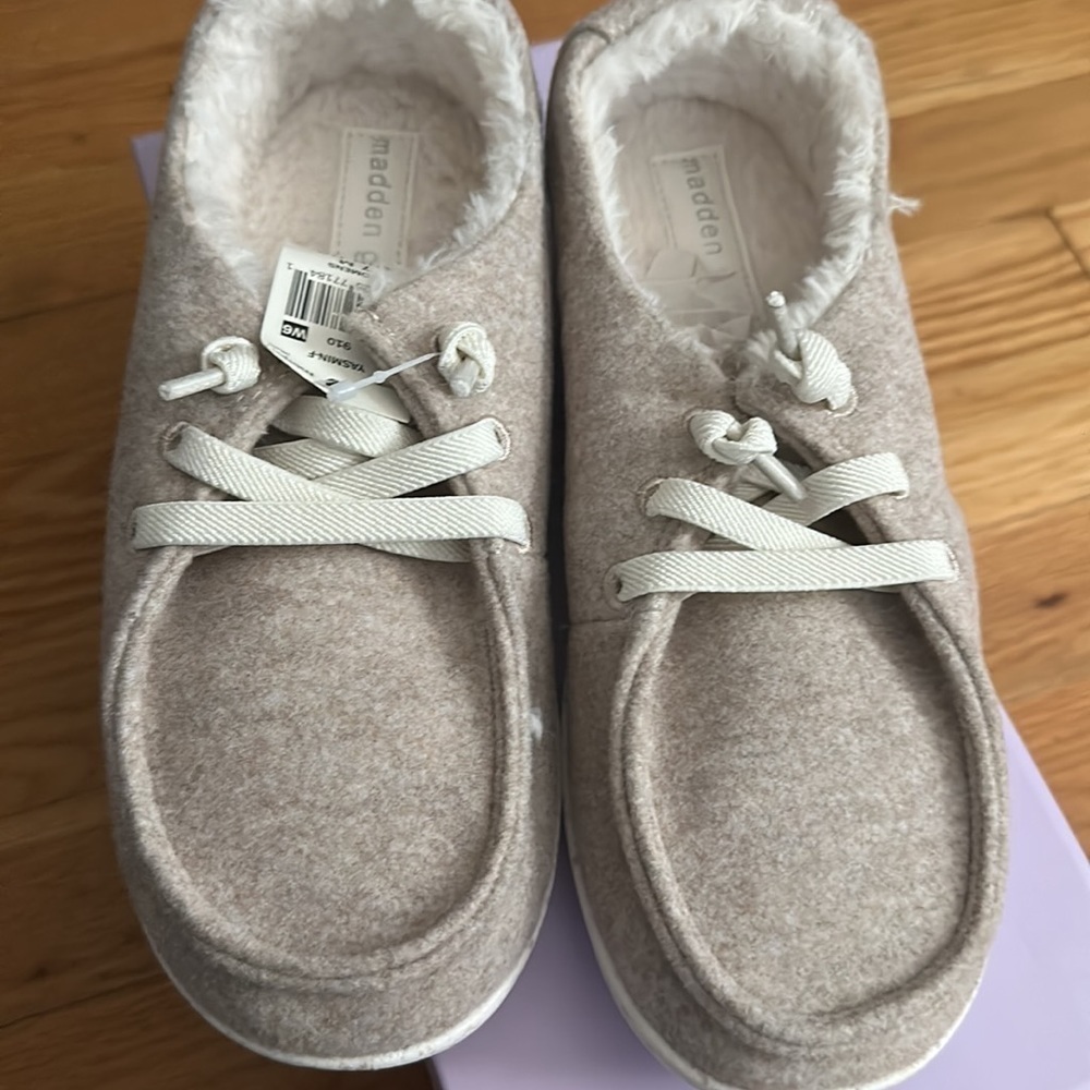 Madden Girl Yasmin F Womens Casual Shoes. Size 7 new in box